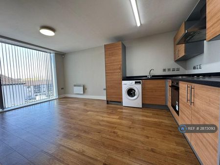 1 bedroom flat to rent - Photo 2