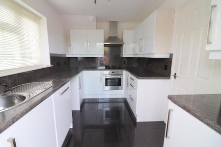 3 Bedroom Detached To Rent - Photo 3