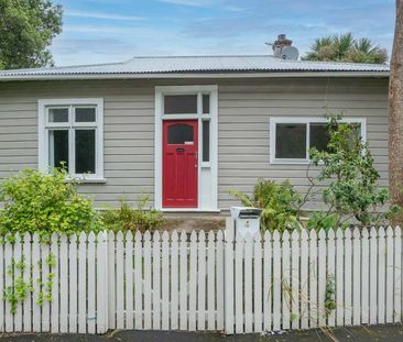 Tidy 3 Bedroom Home - Available Now! - Photo 3