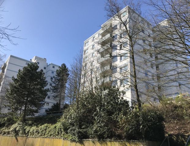 Ruhig gelegenes Zuhause mit Balkon in ländlicher Nachbarschaft - Photo 1