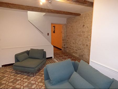 AVIGNON INTRA MUROS: Magnifique appartement en duplex refait à neuf climatisé avec cour privative - Photo 2