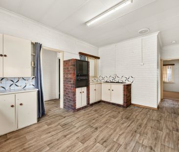 Charming Coastal Living in Sought-After Wannanup. - Photo 6