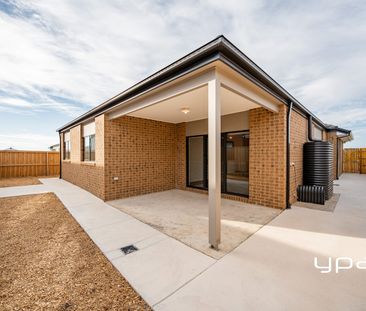 Modern 4-Bedroom Living with Two Living Areas and Alfresco - Photo 3