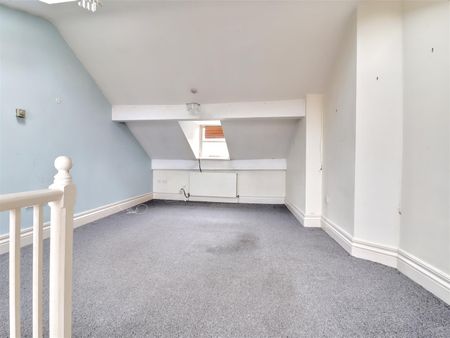 2 Bedroom Flat / Apartment to let - Photo 5