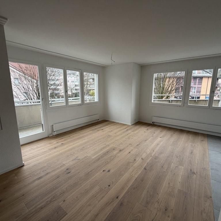 Frisch renoviert und stilvoll umgestaltet - 1. Nettomiete geschenkt! - Foto 1