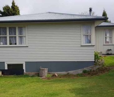 Central Taupo 3BR Home with Large Section - Photo 5