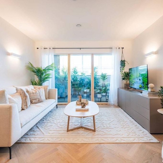 3 bedroom flat to rent - Photo 1