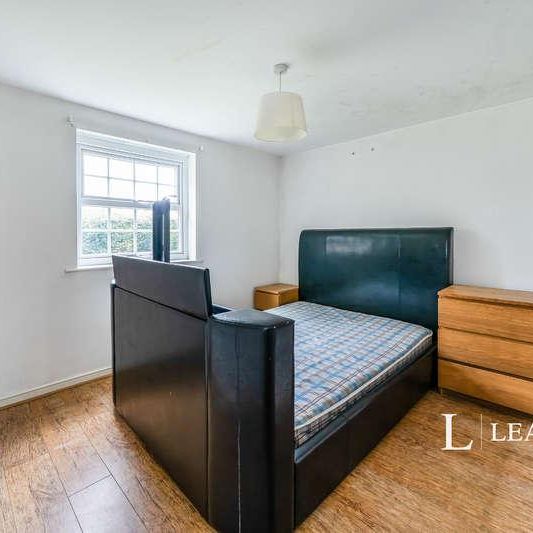 Redfield Croft, Leigh, WN7 - Photo 1