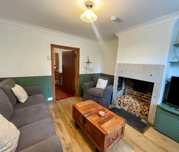 2 bedroom mid terrace to let - Photo 2