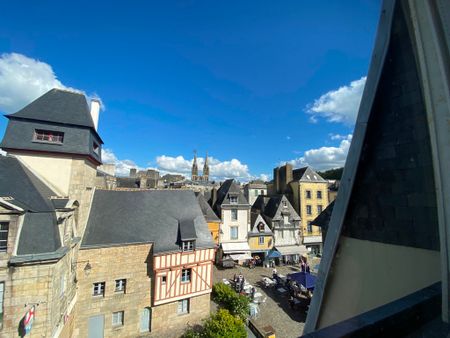 A LOUER – Appartement T3, AU COEUR du Centre Ville de Quimper, 76 m² avec deux Chambres ! - Photo 3