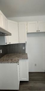 Grand 4 1/2 à louer Vieux Terrebonne - Photo 3