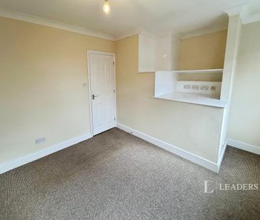 2 bedroom semi-detached house to rent - Photo 5