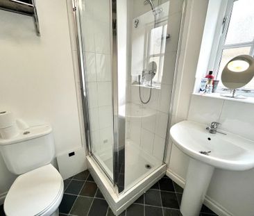 3 bedroom semi-detached house to rent - Photo 5