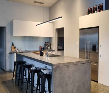 Spinnaker Bay Family Living - Photo 4