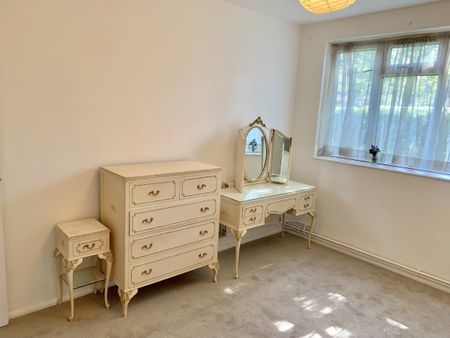 2 Bed Flat, Chilworth Court, SW19 - Photo 4