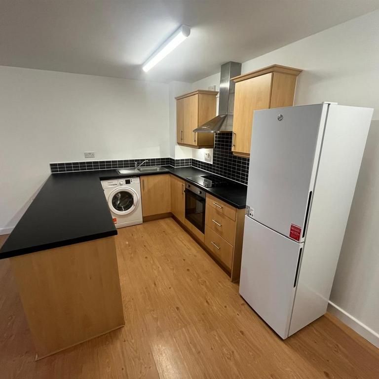 2 bedroom flat to rent - Photo 1