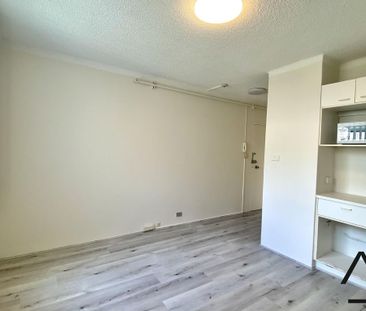 Studio in Prime Location - Photo 1