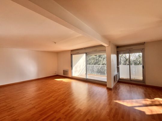 Location Appartement 5 pièces 106m² ORLEANS 45000 - Photo 1
