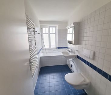 Grosszügige & lichtdurchflutete 2.5-ZWG frisch gestrichen, sofort b... - Photo 2