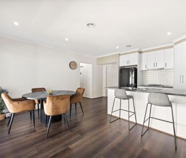 10 Zammit Lane, Hillside VIC 3037 - House For Rent | Domain - Photo 3