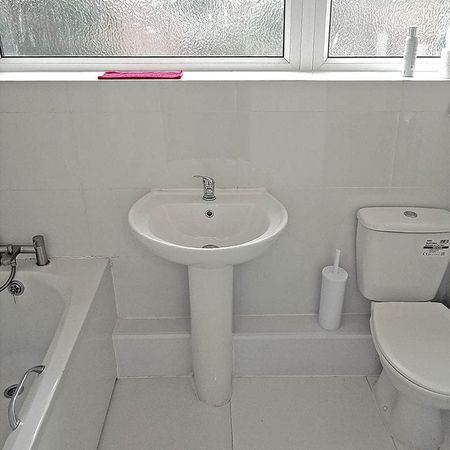 Swinburne Road, WELLINGBOROUGH - Photo 2