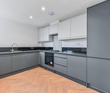 3 bedroom flat to rent - Photo 1