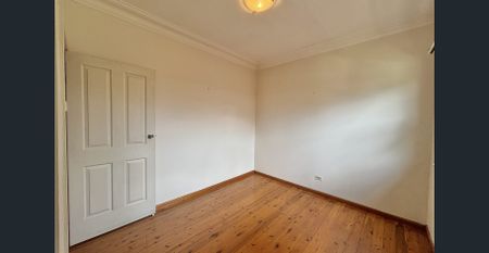 PRIME LOCATED FAMILY HOME IN BLACKTOWN CBD! - Photo 3