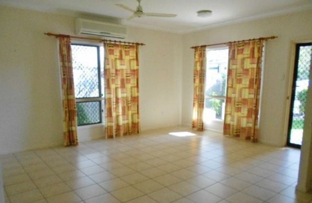 2/4 Wagner Street, Oonoonba - Photo 1