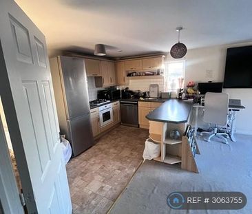 1 bedroom in a flat share to rent - Photo 6