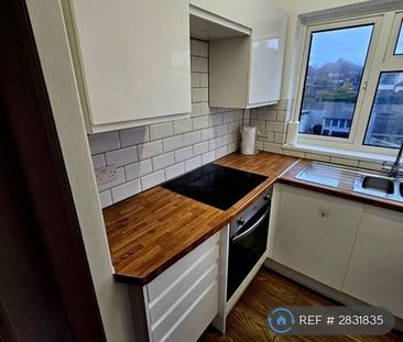 2 bedroom maisonette to rent - Photo 4