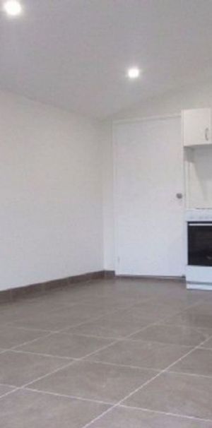 Well Kept&comma; Modern Studio - Water Included&excl; - Photo 1