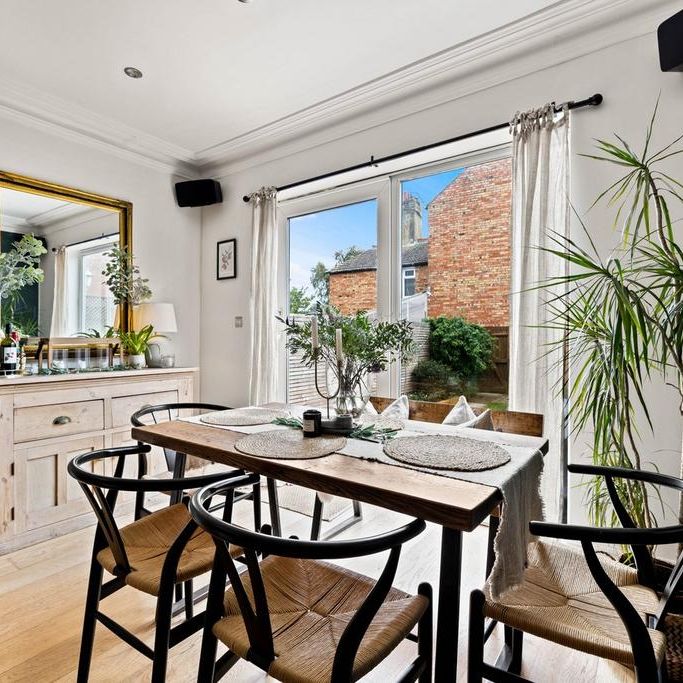 4 bedroom terraced house to rent - Photo 1