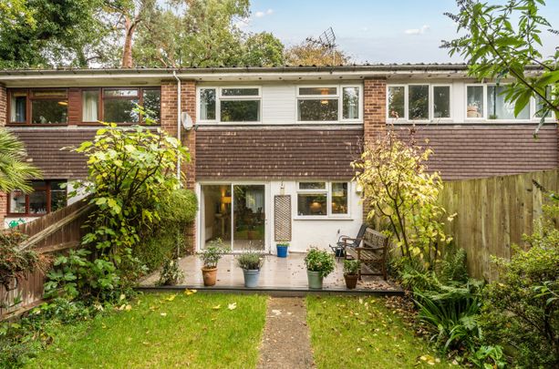 3 bedroom terraced house to rent - Photo 1