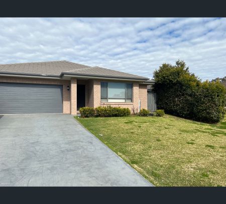 13 Wagtail Close, Tamworth, NSW 2340 - Photo 3