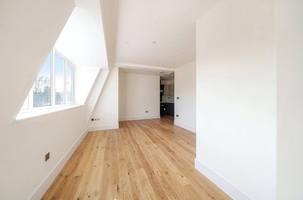 1 bedroom penthouse to rent - Photo 1