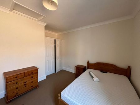 3 bedroom property to rent - Photo 3