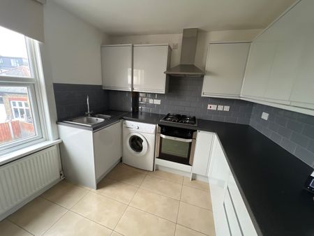 2 Bed Flat, St Fillans Road, SE6 - Photo 4