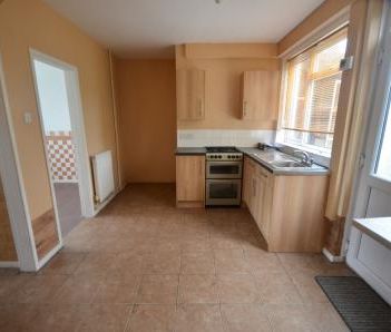 2 bedroom Terraced House To Let - Photo 6
