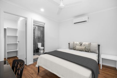 SHARE HOUSE - ONE ENSUITE ROOM AVAILABLE IN ALL MALE SHARE HOUSE - Photo 2