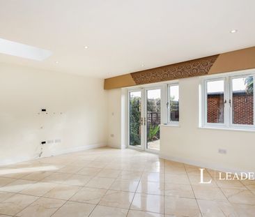 3 bedroom house to rent London Road, Ditton, Aylesford, Kent, ME20 - Photo 2