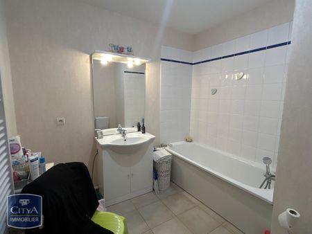 Location Appartement 2 pièces 43m² VENDIN LE VIEIL 62880 - Photo 3