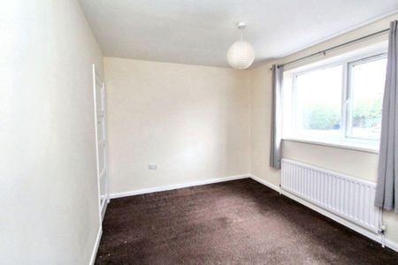 2 bed upper flat to rent in NE5 - Photo 2