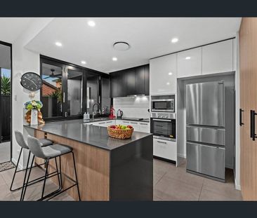 Stylish, Spacious & Effortlessly Low-Maintenance! - Photo 4