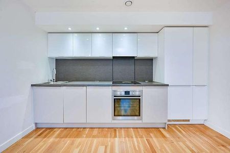 Vale Court, Brentford, TW8 - Photo 3