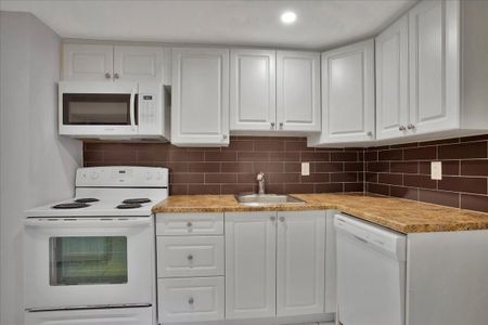 For Lease - 42 Daphne Crescent Unit# B, Barrie, Ontario - Photo 2