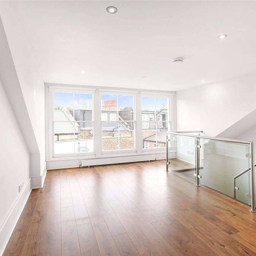 Beautifully maintained four bedroom family home. - Photo 1