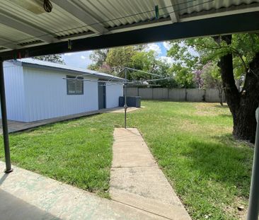 Charming Country Living in Dubbo – 3 Bedroom Home for Rent - Photo 4