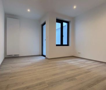 Appartement te huur in Kortrijk - Photo 2