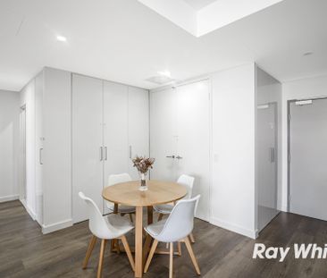 IMMACULATE AND SPACIOUS GROUND FLOOR Two Bedroom Apartment Close to... - Photo 2