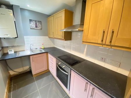 32 Strandburn Park, Belfast, BT4 1ND - Photo 3